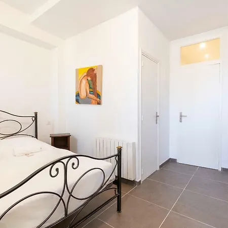 Maison De Rue Fourmilliere